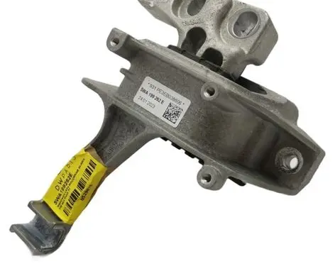 Engine mounting bracket