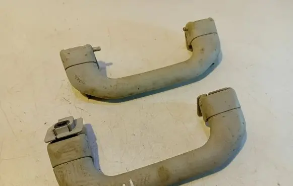 Skoda Octavia Mk1 (1U) Front interior roof grab handle