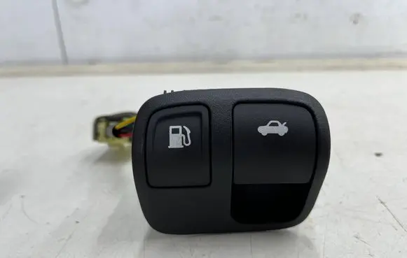 Hyundai Grandeur Tailgate opening switch 93555-3l000