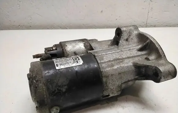 Opel Vivaro Starter motor M000T20874 9827008580