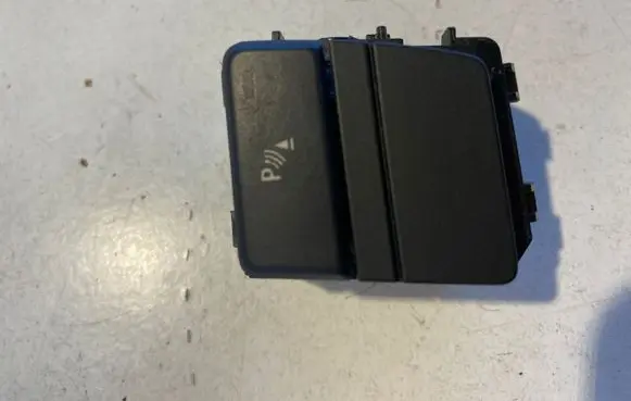 BMW 5 E60 E61 Parking (PDC) sensor switch 913791704