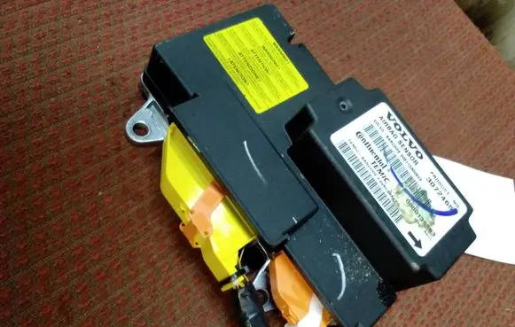 Volvo V50 Airbag control unit/module 3072465 00001393B3