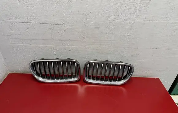 BMW 5 F10 F11 Front bumper upper radiator grill 7336477 7340319 7831771