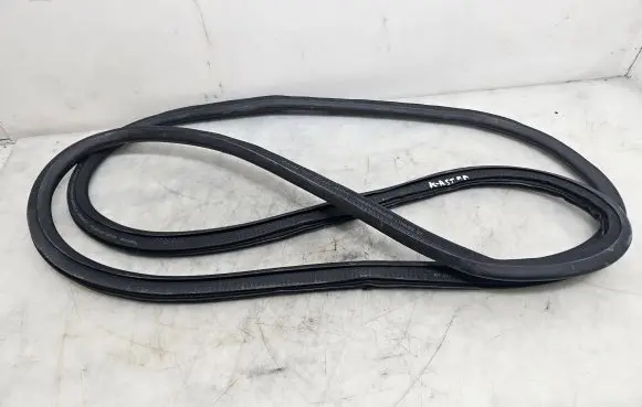 Opel Astra K Front door rubber seal