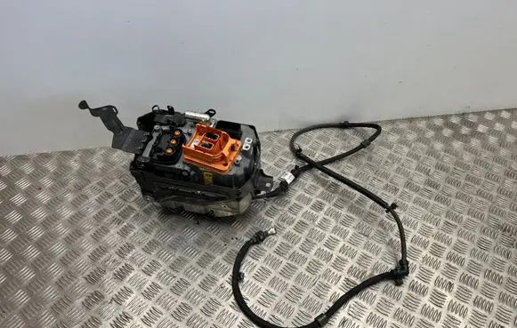 BMW 5 G30 G31 G38 Voltage converter inverter 7623239 8679669 9355559