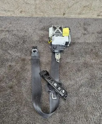 Volkswagen Golf VII Front seatbelt 5G4857705N