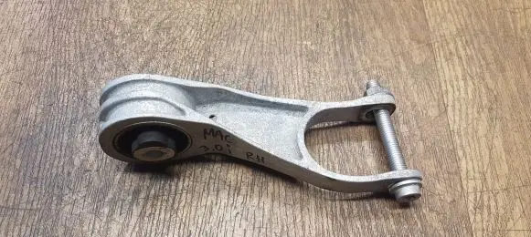 Porsche Macan (95B) Engine mounting bracket 95B199331A