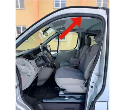 Opel Vivaro Front door rubber seal 