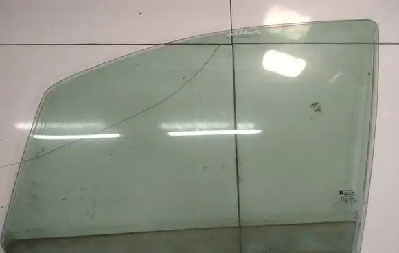 Opel Zafira B Front door window glass four-door AS2