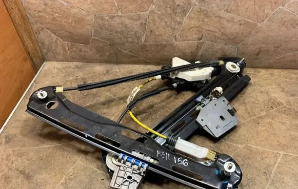 Mercedes-Benz CLS C218 X218 Rear door window regulator with motor A2078200542