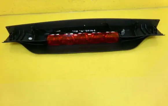Ford Focus Third/center stoplight 0374D