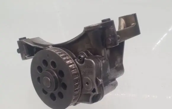 Volkswagen Golf VI Oil pump 03l115105c 03l115263