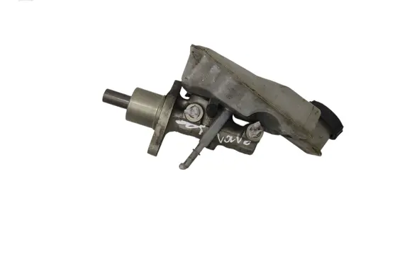 Master brake cylinder