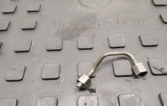 Mercedes-Benz GLK (X204) Fuel injector supply line/pipe 