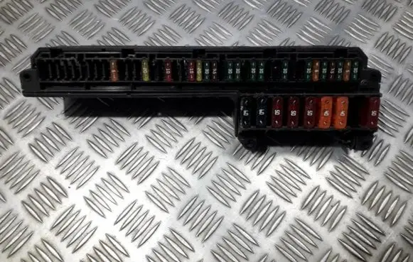 BMW 5 E60 E61 Fuse box set 15613290 61146932452-01