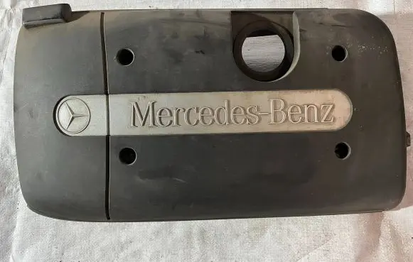 Mercedes-Benz C AMG W203 Engine cover (trim) A6110101067
