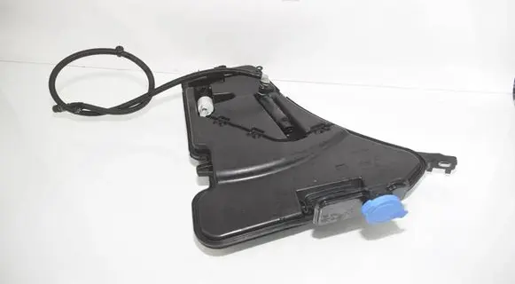 BMW 5 G30 G31 G38 Windshield washer fluid reservoir/tank 10543512 8491830 61668491830