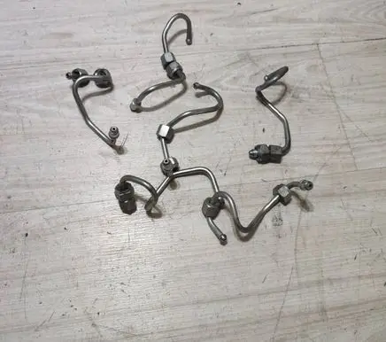Jeep Grand Cherokee Fuel injector supply line/pipe