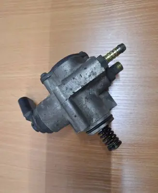 Volkswagen Jetta V Fuel injection high pressure pump 03c127025 Hfs85301