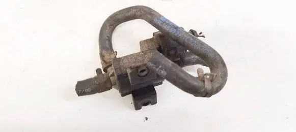 Skoda Yeti (5L) Turbo solenoid valve 06f906283f