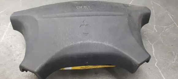 Mitsubishi Carisma Steering wheel airbag MR740922