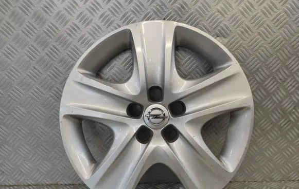 Opel Astra J R17 wheel hub/cap/trim 13267806 13267807