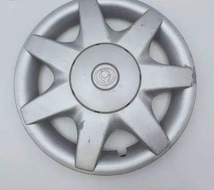 Mazda 626 R14 wheel hub/cap/trim BX9937170