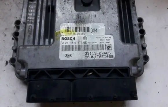 Volkswagen Golf IV Engine control unit/module 0281010072