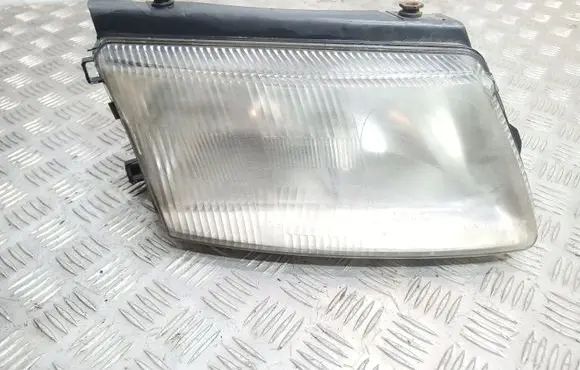Volkswagen PASSAT B5 Headlight/headlamp 4411156R