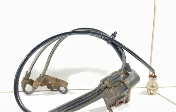 Toyota Avensis T250 ABS brake wheel speed sensor 0265006676 687464