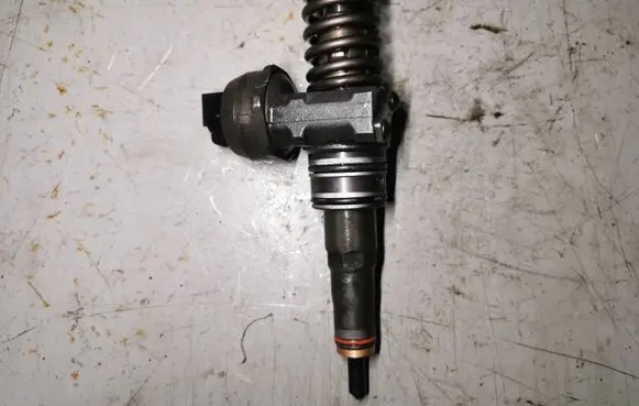 Volkswagen Caddy Fuel injector 038130073BL 038130073