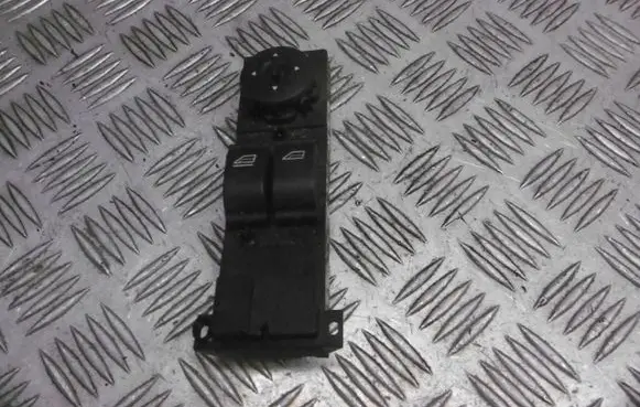 Ford Focus Front door window switch trim 