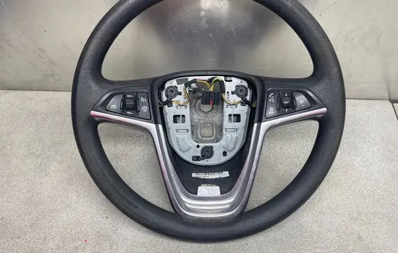 Opel Zafira C Steering wheel 13351039