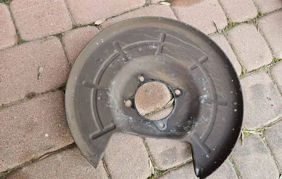Opel Zafira C Rear brake disc plate dust cover 13408173