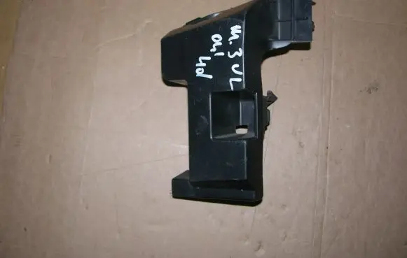 Mazda 3 I Front bumper mounting bracket