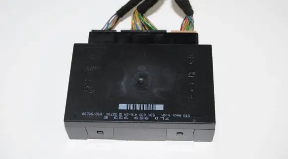 Volkswagen Touareg I Central body control module 7L6937049