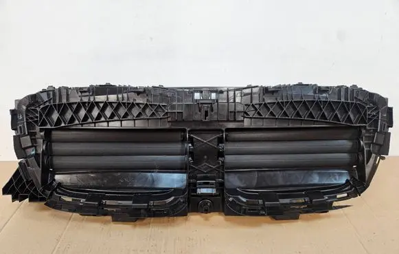 BMW iX3 Intercooler air guide/duct channel 