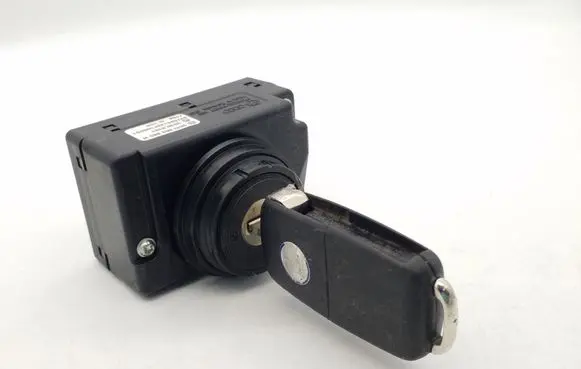 Volkswagen Touareg I Ignition lock 3D0905865H 33300101