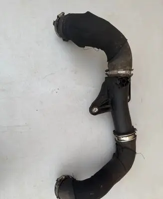 Audi A4 S4 B8 8K Intercooler hose/pipe 8K0145673E