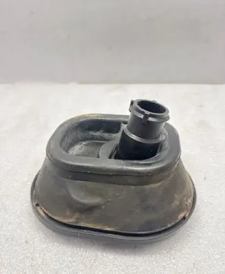 Autres pièces compartiment moteur