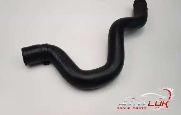 Opel Insignia A Engine coolant pipe/hose 13220133 565563897