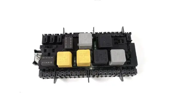 Mercedes-Benz ML W166 Fuse module A1669063801