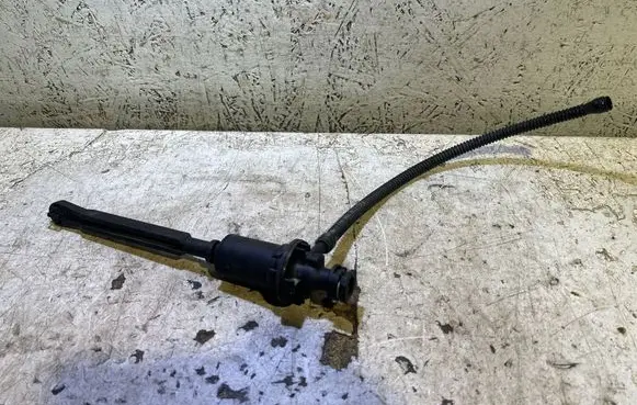 Renault Trafic II (X83) Clutch master cylinder 8200506488
