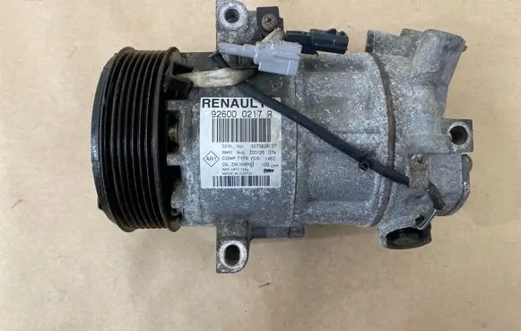 Renault Captur Air conditioning (A/C) compressor (pump) 926000217R