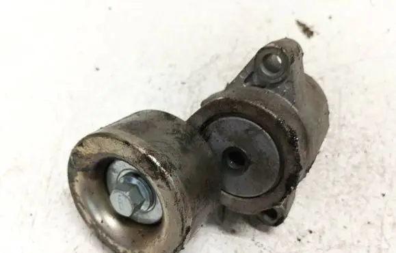 Mazda 5 Generator/alternator belt tensioner 