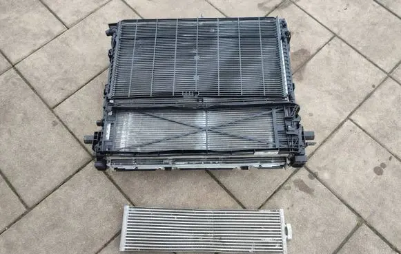 BMW X3 G01 Coolant radiator 9468695
