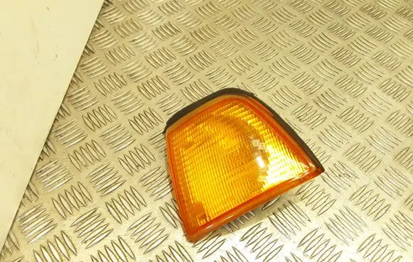 Audi 80 90 B3 Front indicator light 185144B