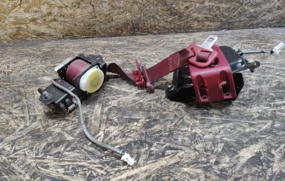 Nissan 240ZX, 280ZX, 300ZX Front seatbelt 32227B21 32225B12