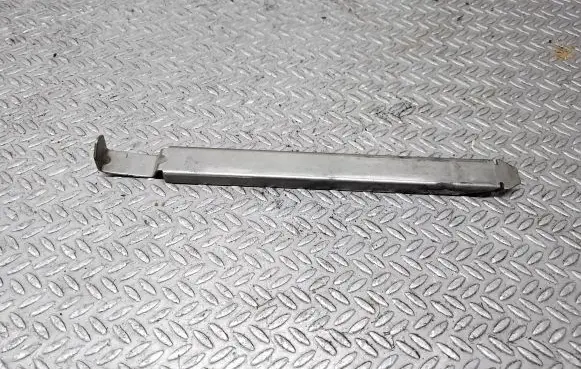 Volvo V50 Headlight/headlamp mounting bracket