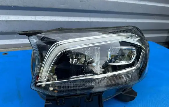 Mercedes-Benz X-class W470 Headlight/headlamp A4709060800